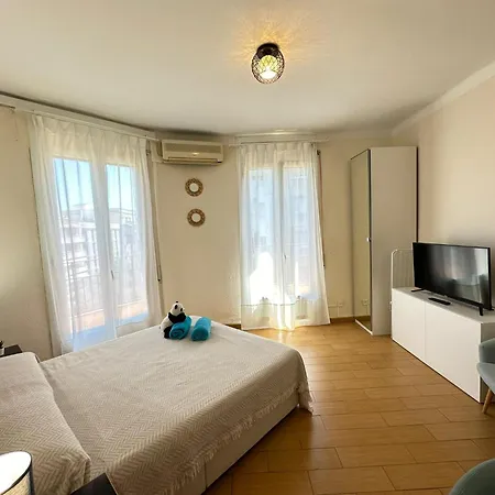 Valencia Bed & Breakfast *